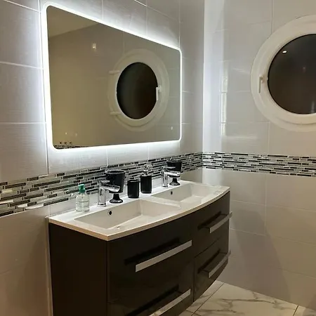فيلة Maison Entiere